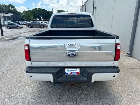 Used 2016 Ford F250 Platinum w/ FX4 Off-Road Package AWD/4WD image 6