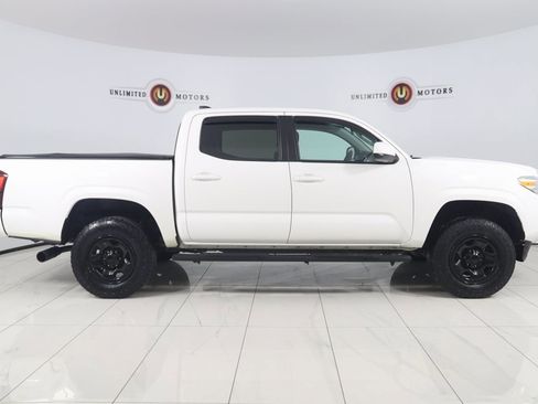 Used 2022 Toyota Tacoma SR image 2
