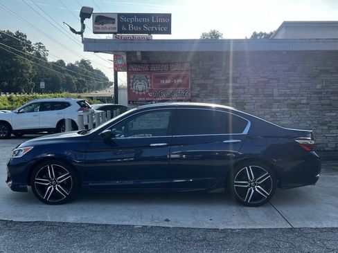 Used 2017 Honda Accord Sport Special Edition image 3
