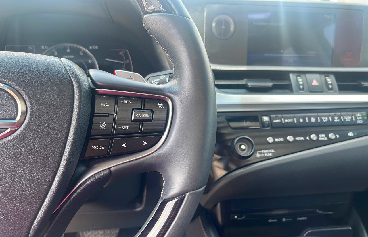 Used 2019 Lexus ES 350 w/ Accessory Package 2 FWD image 17
