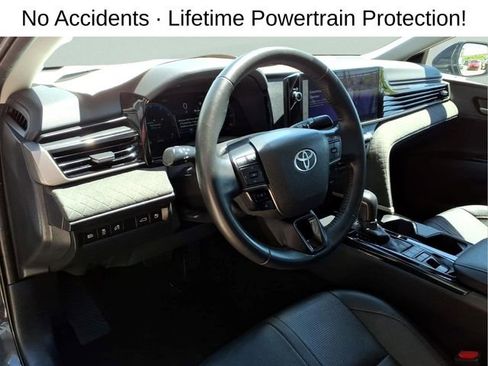Used 2025 Toyota Camry XLE FWD image 13