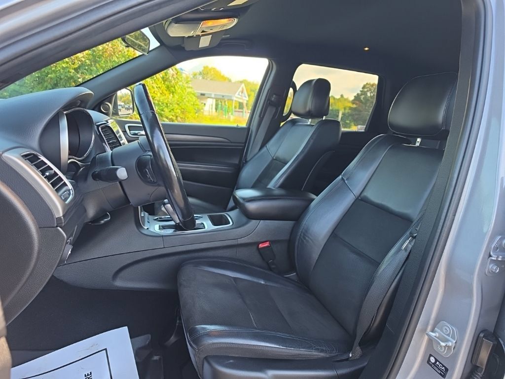 Used 2021 Jeep Grand Cherokee Laredo X AWD/4WD image 10