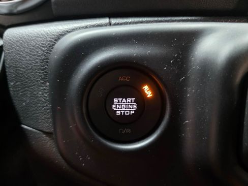 Used 2023 Jeep Wrangler Unlimited Sahara AWD/4WD image 34
