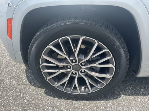 Used 2024 Jeep Grand Cherokee L Summit image 11