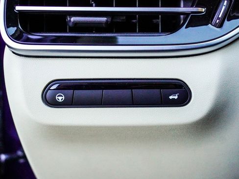 Used 2023 INFINITI QX60 Luxe w/ Cargo Package image 32