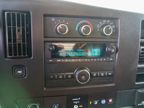 Used 2021 Chevrolet Express 3500 w/ Power Convenience Package image 30