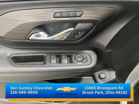 Certified 2022 GMC Terrain SLT AWD/4WD image 8