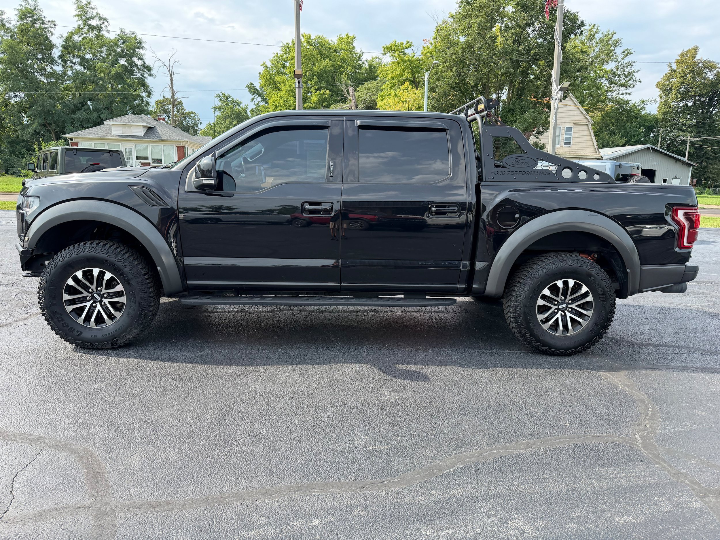Used 2020 Ford F150 Raptor w/ Equipment Group 802A Luxury AWD/4WD image 4