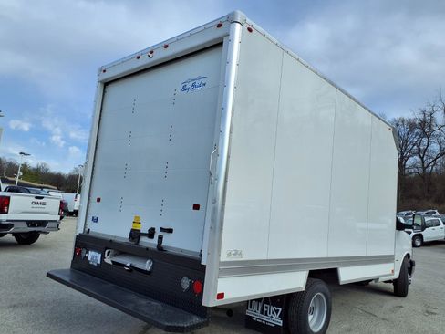 New 2025 GMC Savana 3500 w/ Power Convenience Package image 19