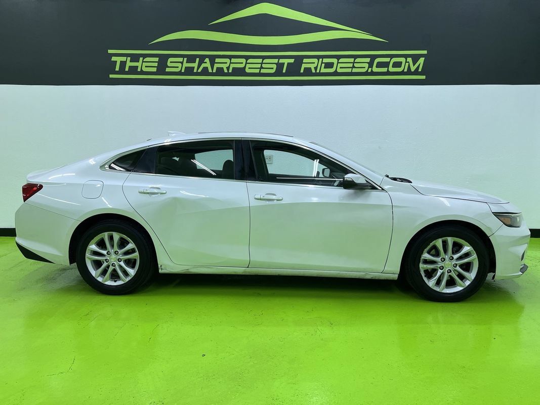 Used 2017 Chevrolet Malibu LT FWD image 11