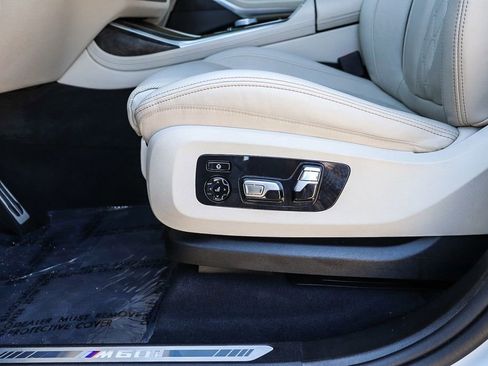 Certified 2025 BMW X7 M60i AWD/4WD image 23