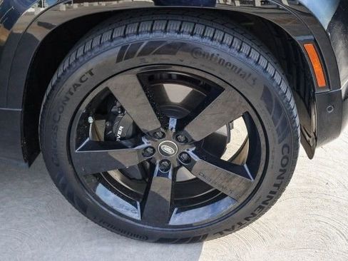 Certified 2024 Land Rover Defender 110 V8 image 9