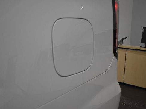 Used 2023 Cadillac Escalade Premium Luxury image 22