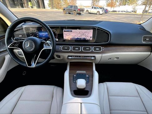 Used 2025 Mercedes-Benz GLE 350 4MATIC image 16