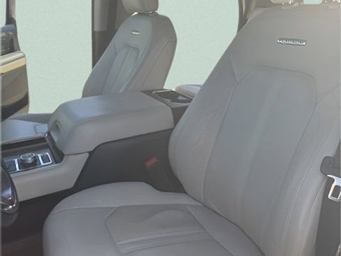Used 2020 Ford Expedition Platinum image 18