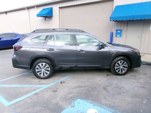 Used 2023 Subaru Outback image 6