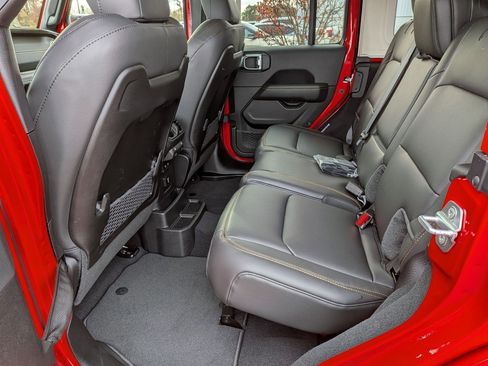 New 2026 Jeep Wrangler Unlimited Sahara AWD/4WD image 27