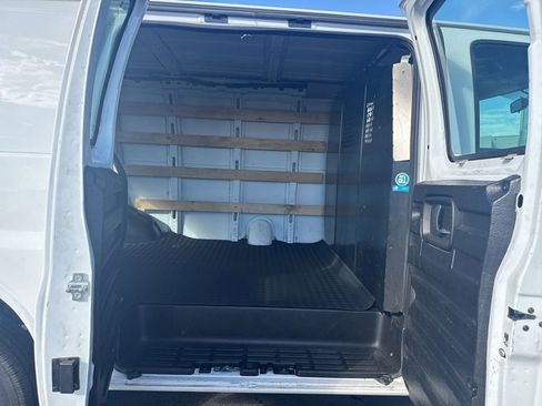 Used 2023 Chevrolet Express 2500 w/ Driver Convenience Package image 21