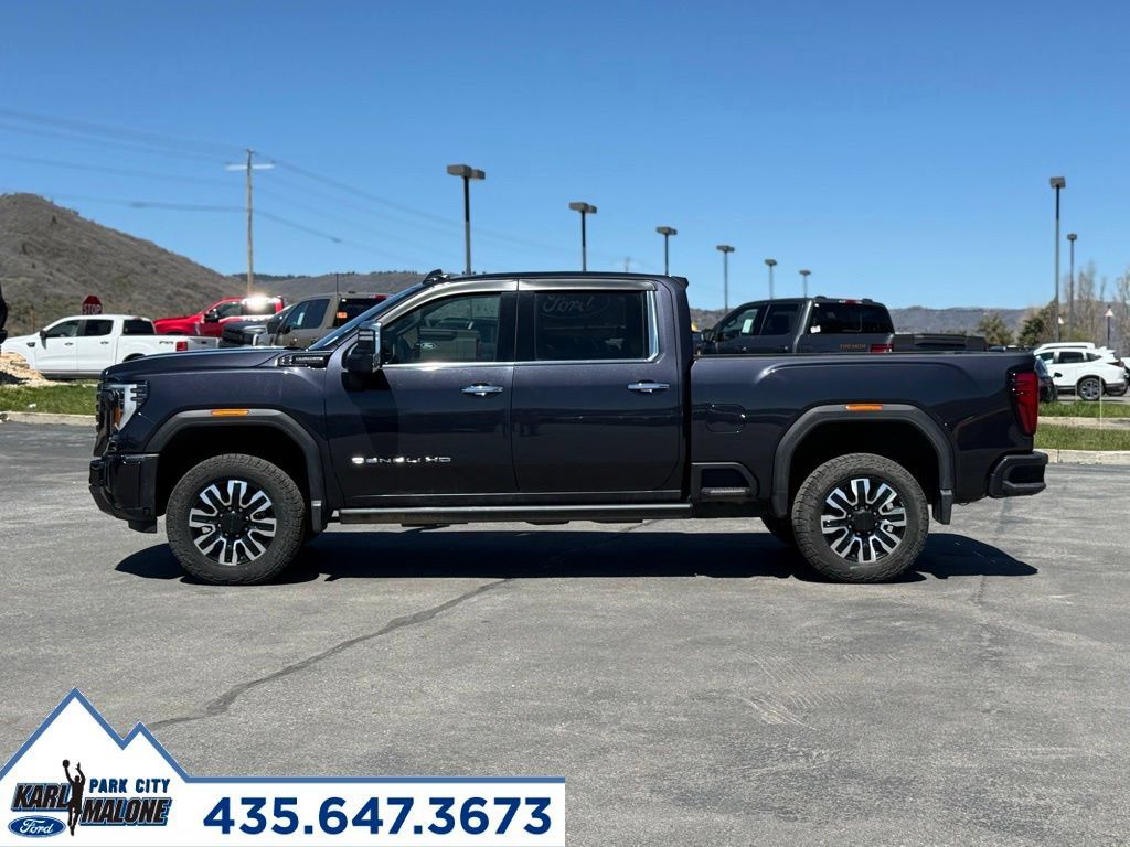 Used 2024 GMC Sierra 3500 Denali Ultimate AWD/4WD image 2
