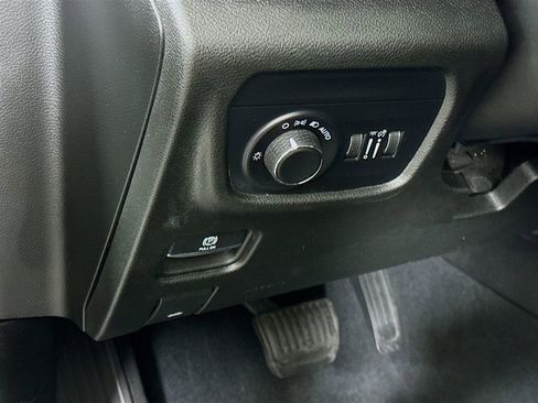 Used 2023 Jeep Grand Cherokee Altitude AWD/4WD image 20