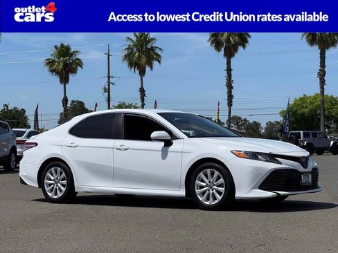 Used 2019 Toyota Camry LE FWD image 1