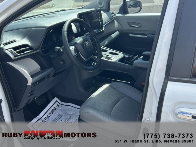 Used 2022 Toyota Sienna Limited AWD/4WD image 10