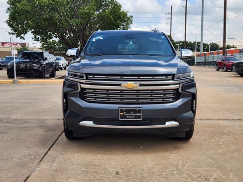 Used 2021 Chevrolet Tahoe Premier w/ Premium Package RWD image 3