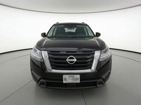 Used 2025 Nissan Pathfinder SV image 2