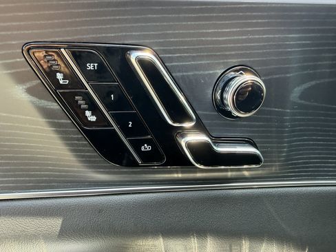 Used 2025 Cadillac Lyriq Luxury AWD/4WD image 22