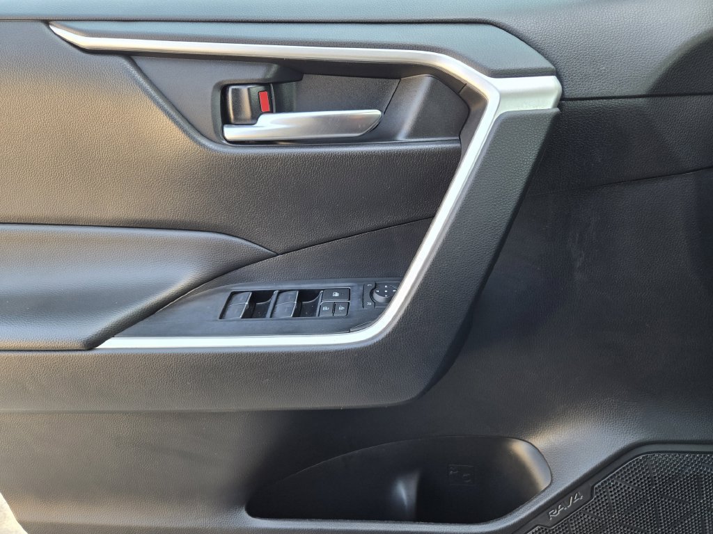 Used 2024 Toyota RAV4 XLE FWD image 18