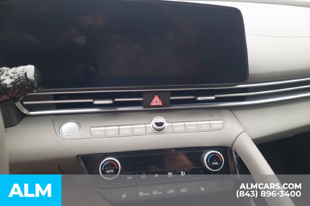 Used 2025 Hyundai Elantra SEL FWD image 10