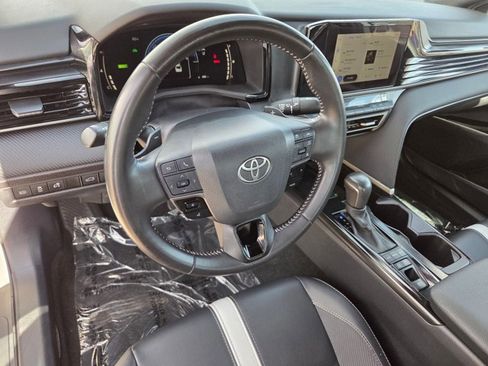 Certified 2025 Toyota Camry SE image 10