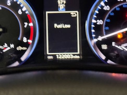 Used 2015 Toyota Highlander Limited w/ Driver Technology Package AWD/4WD image 18
