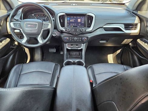 Used 2024 GMC Terrain SLT image 16