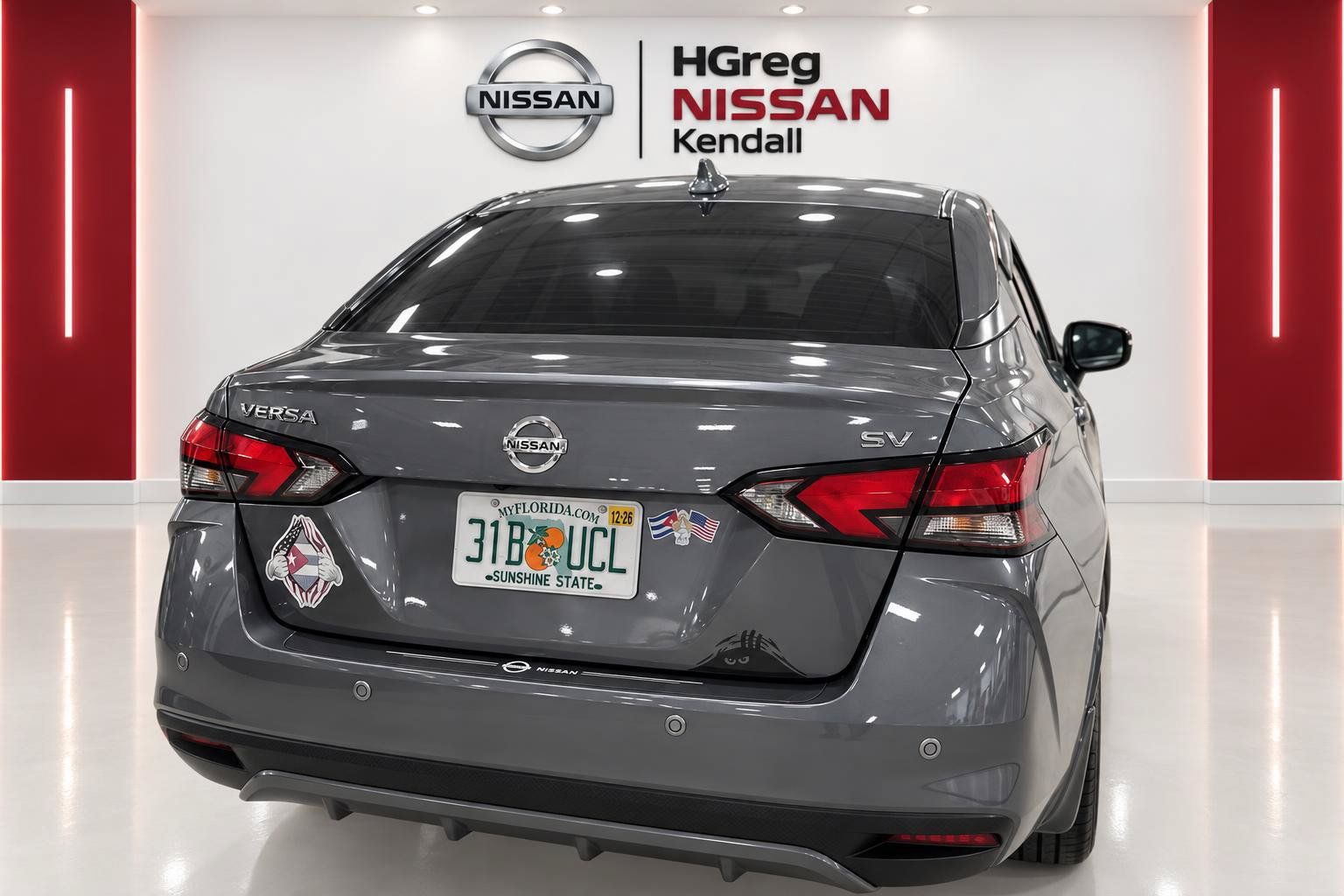 Used 2022 Nissan Versa SV w/ Trunk Package FWD image 4