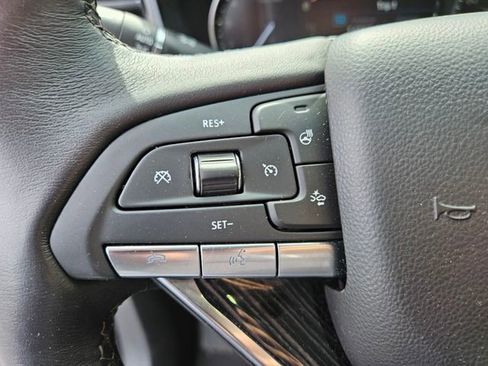 Certified 2025 Cadillac XT6 Premium Luxury FWD image 27