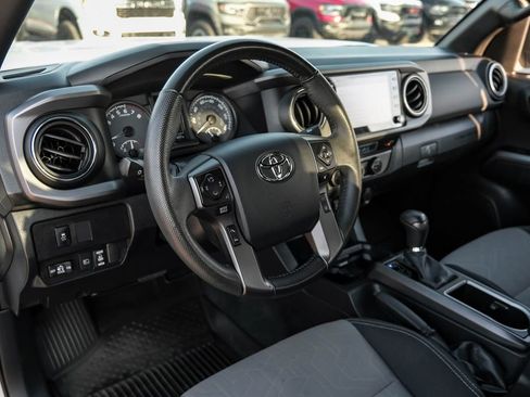 Used 2023 Toyota Tacoma TRD Off-Road image 11