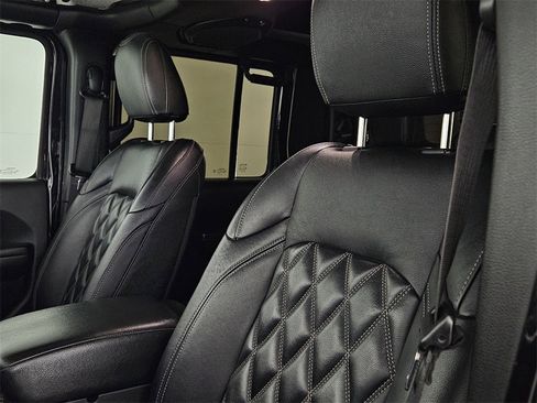 Used 2020 Jeep Gladiator Rubicon image 32