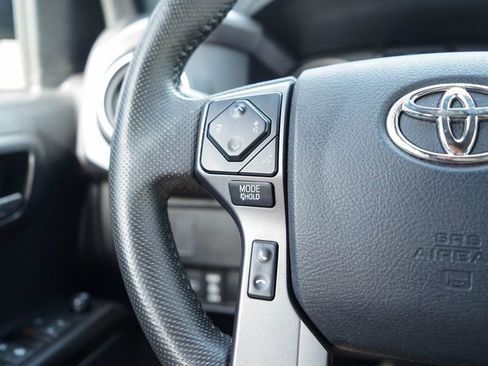 Used 2022 Toyota Tacoma TRD Off-Road w/ Technology Package image 26