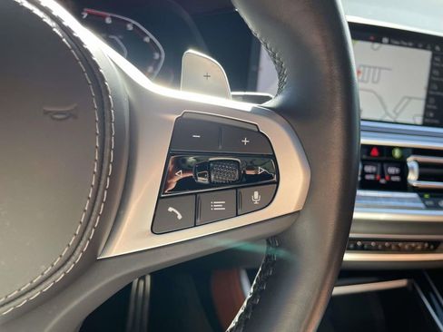 Used 2022 BMW X5 M50i image 25