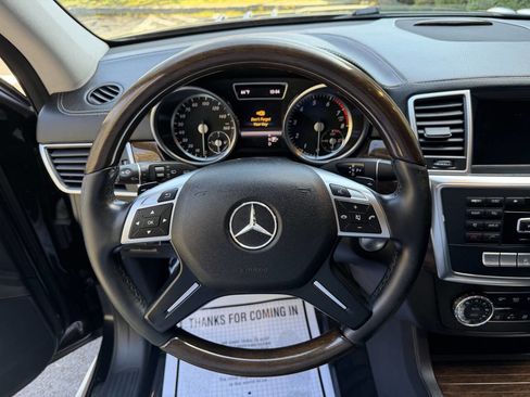 Used 2013 Mercedes-Benz GL 450 4MATIC image 21
