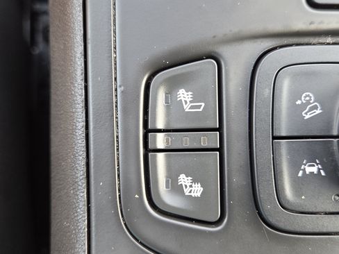 Used 2024 GMC Terrain SLT w/ Tech Package FWD image 6