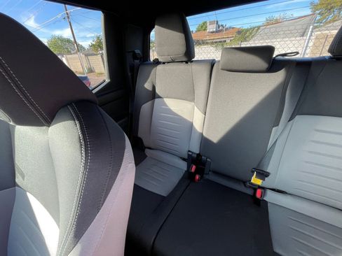 Used 2025 Toyota Tacoma TRD Off-Road image 39