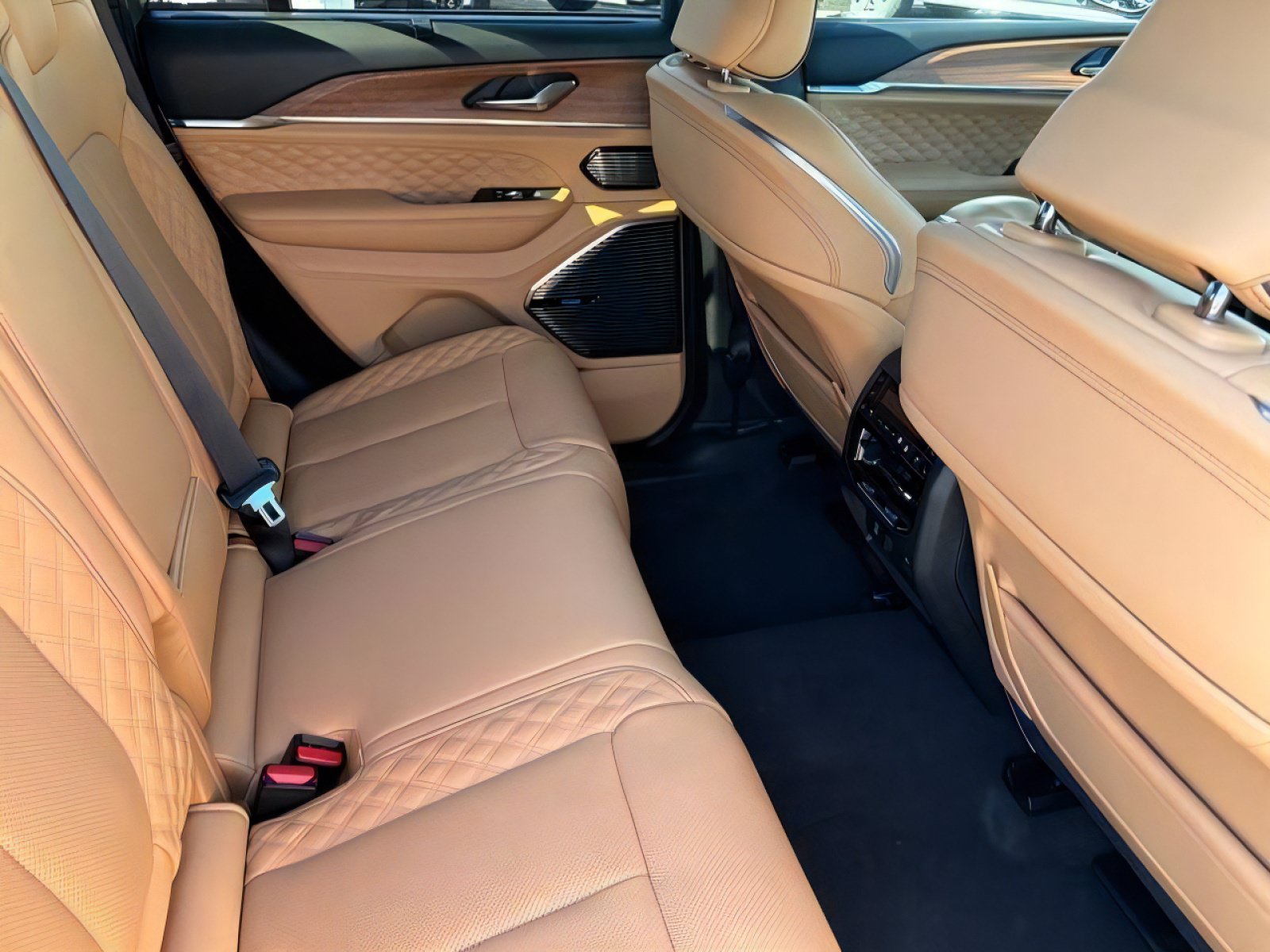 New 2027 Jeep Grand Cherokee Summit AWD/4WD image 11