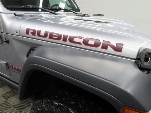 Used 2020 Jeep Gladiator Rubicon w/ Uconnect 4C Nav & Sound Group image 30