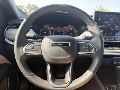 Used 2024 Jeep Compass Latitude AWD/4WD image 24