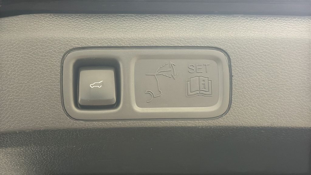 Used 2024 Lincoln Navigator L Black Label AWD/4WD image 30