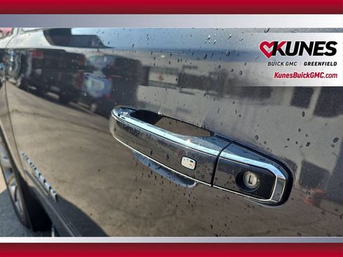 Used 2016 Chevrolet Suburban LTZ AWD/4WD image 30