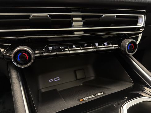 Used 2024 Chevrolet Traverse RS w/ LPO, Floor Liner Package image 22