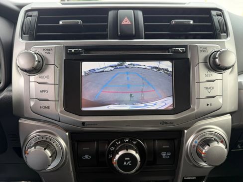 Used 2014 Toyota 4Runner SR5 AWD/4WD image 27